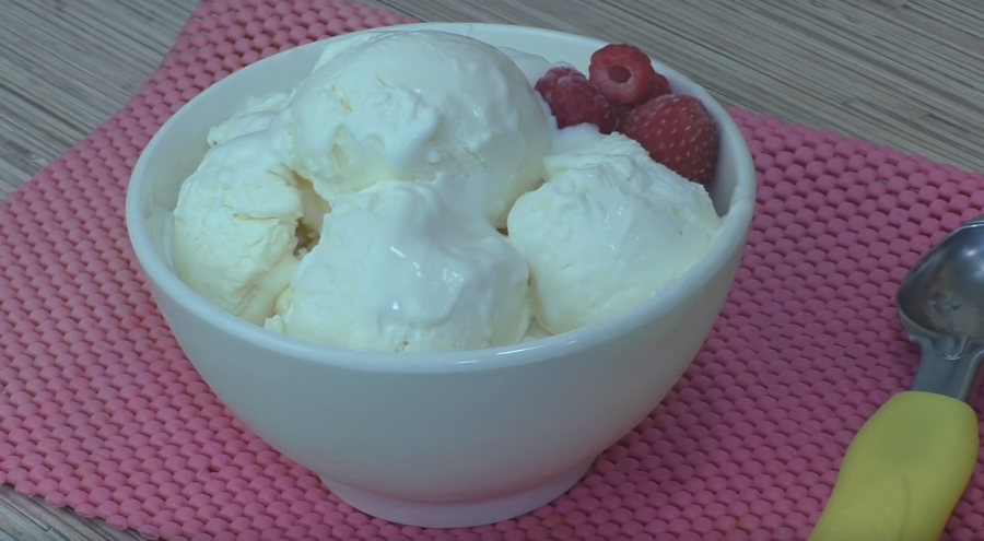 Мороженое со сгущенкой