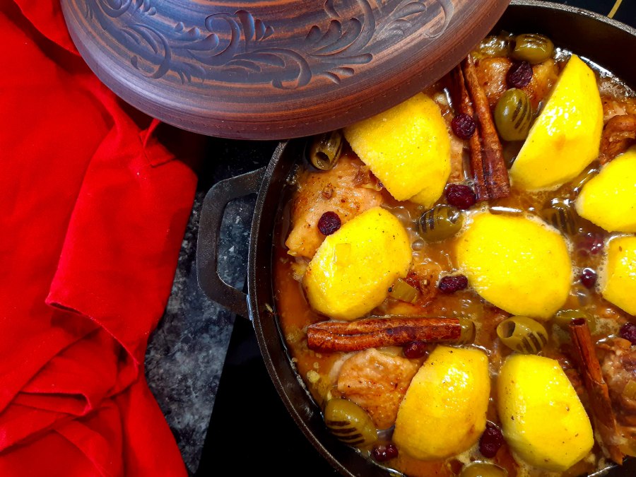 Айва запеченная с орехами