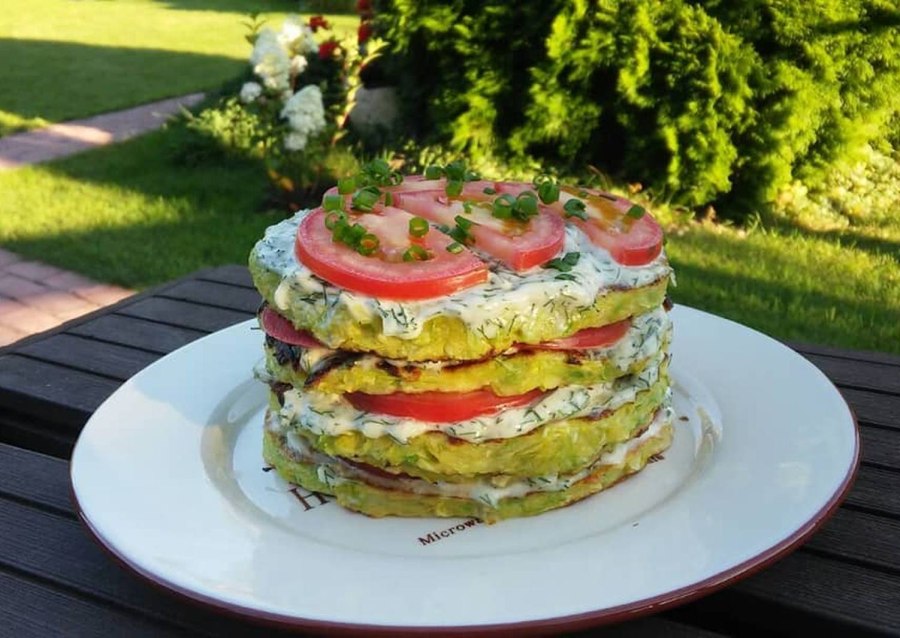 Закусочный торт из кабачков