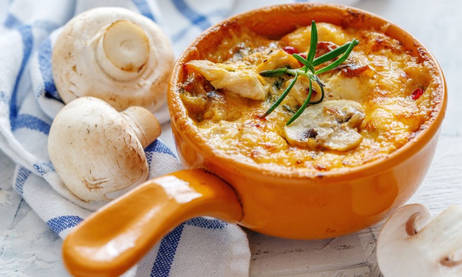 Жульен с курицей и грибами
