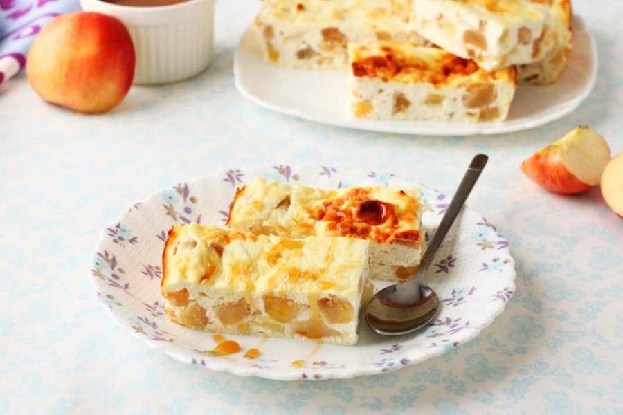 Запеканка с печеными яблоками
