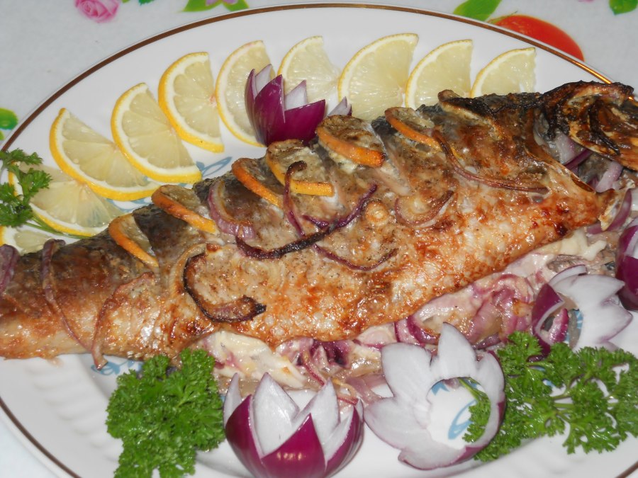 Рыба целиком в духовке