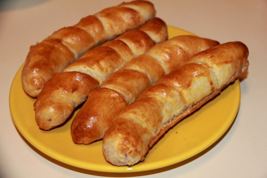 Розочки с колбасой и сыром