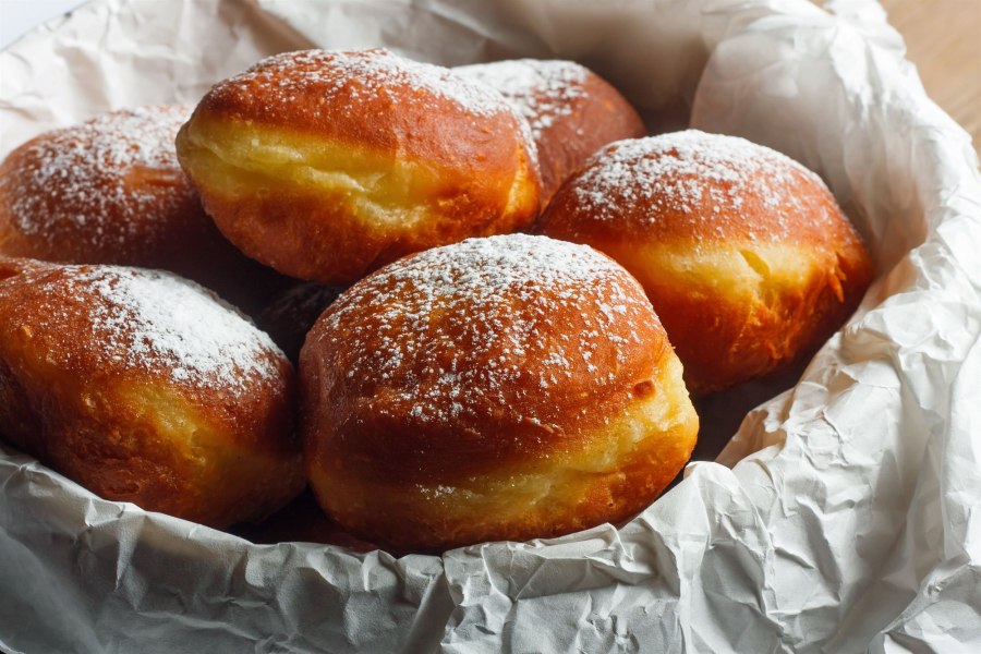 Пышные пончики на дрожжах