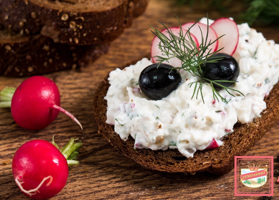 Закуска из оливок и брынзы