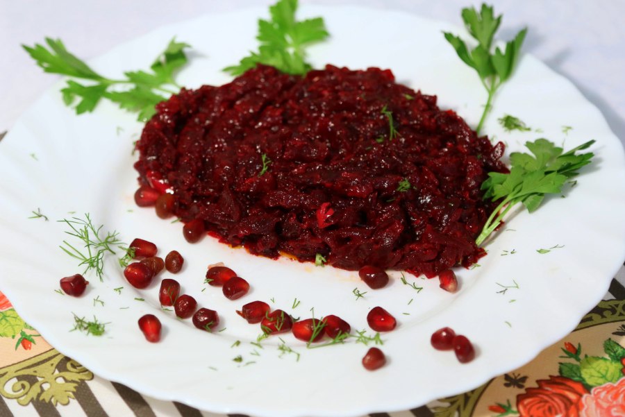 Икра с гренками