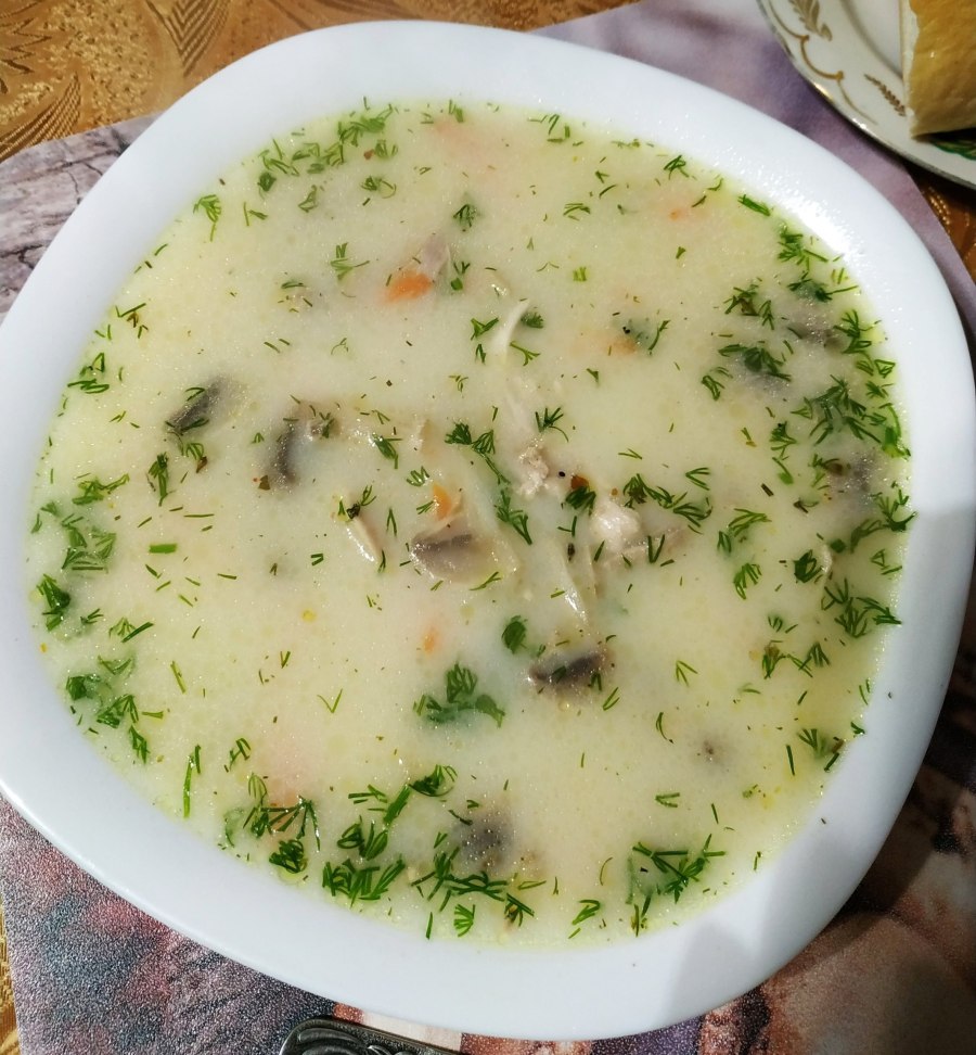 Суп грибной (с индейкой и плавленым сыром)