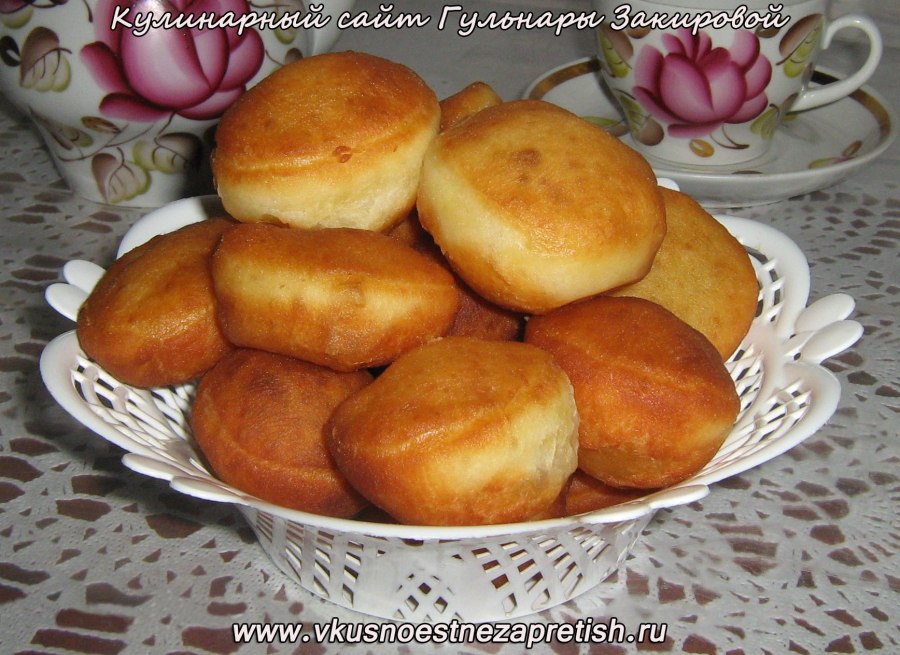 Пышки со сметаной и сахаром