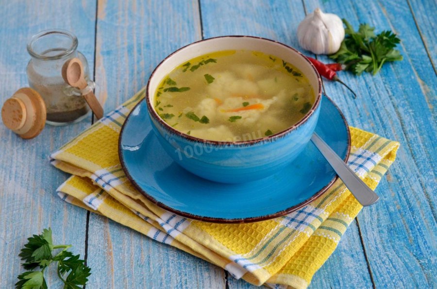 Суп с фрикадельками и клецками