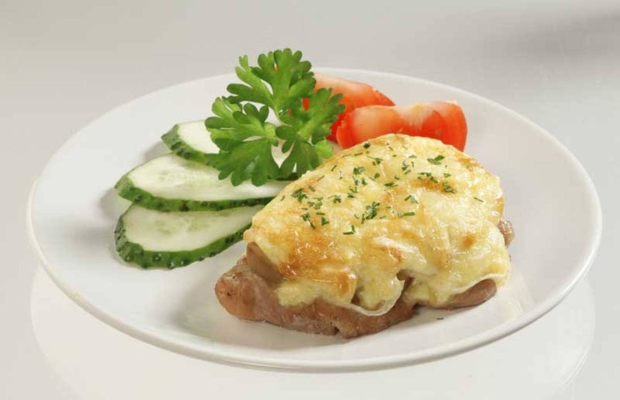 Мясо по французски с курицей