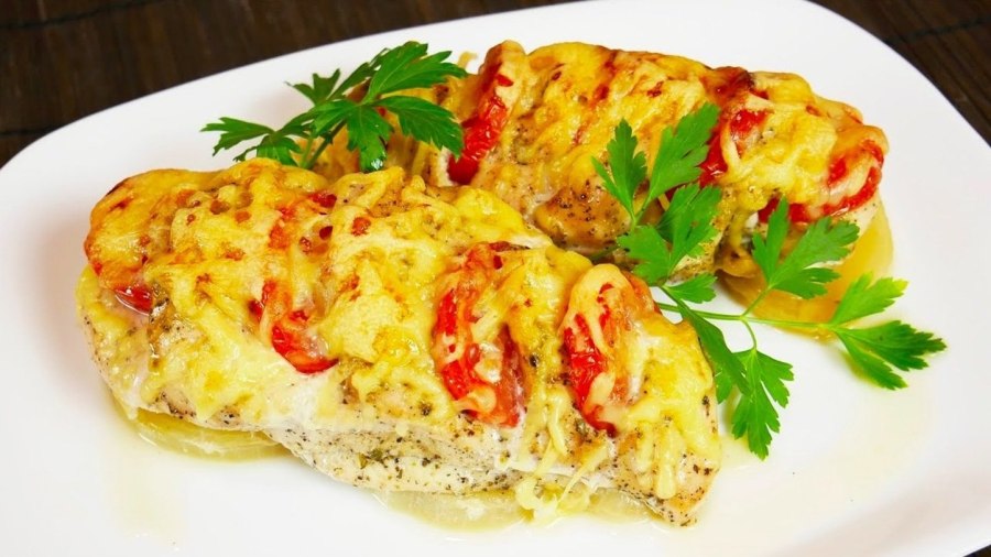 Куриная грудка под шубой в духовке