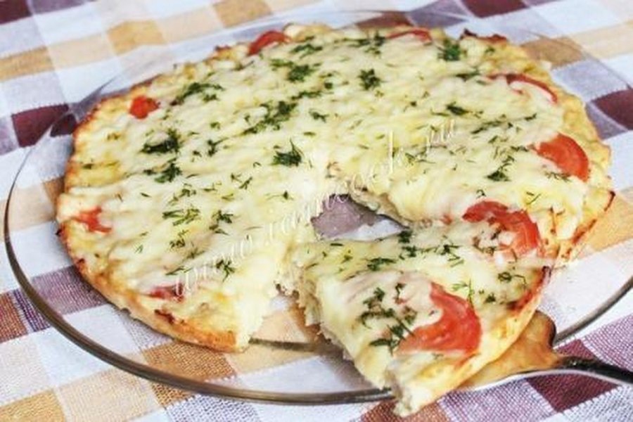 Пицца на лепёшке из куриного фарша