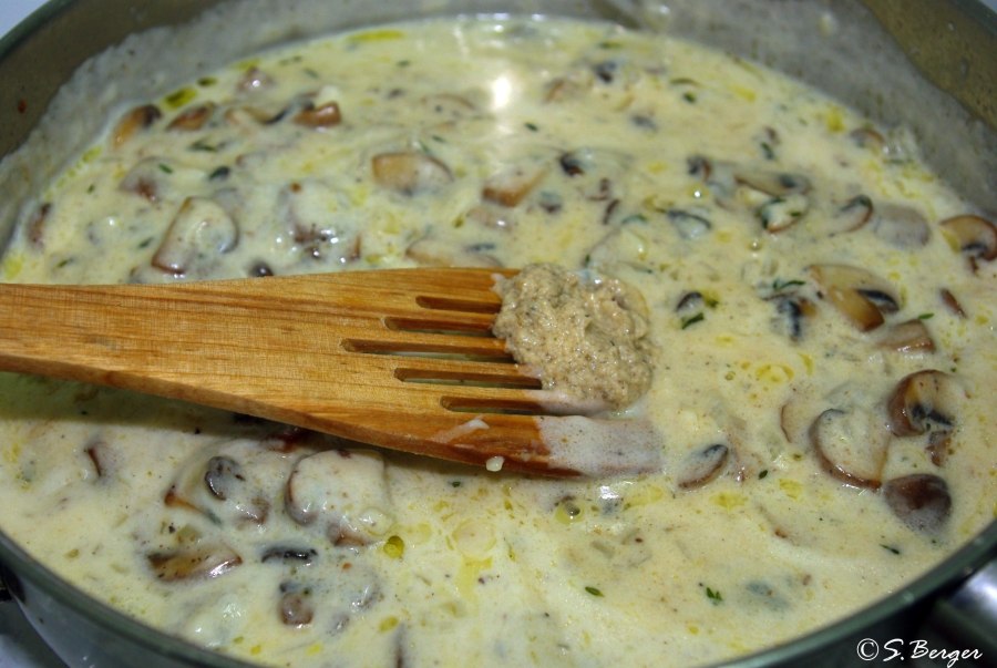 Подливка с шампиньонами