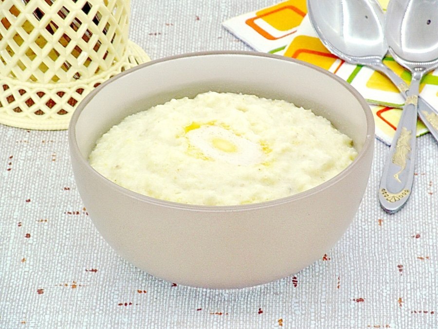 Пшённая каша с тыквой на молоке в кастрюле