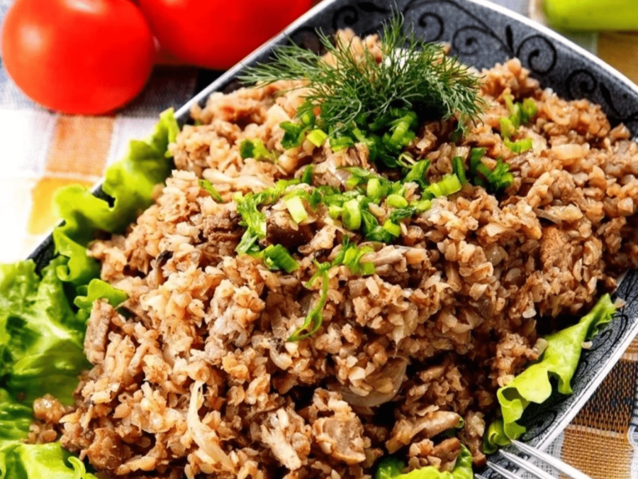 Гречка по-купечески с тушенкой