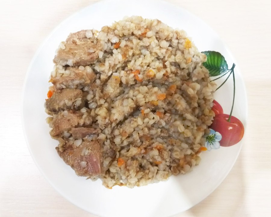 Армейская гречка с тушенкой