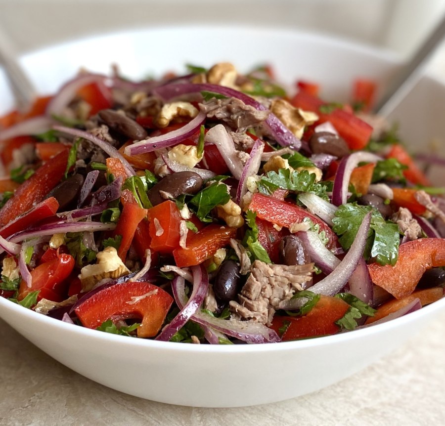 Салат с говядиной и овощами