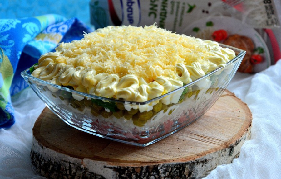 Салат с копченрйнкуриной грудкой