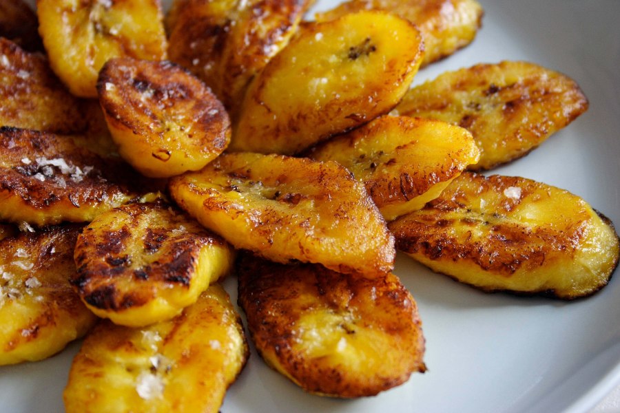 Овсяный блин с бананом и сыром