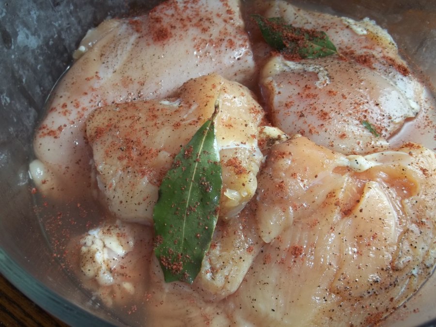 Лук морковь филе курицы сливки