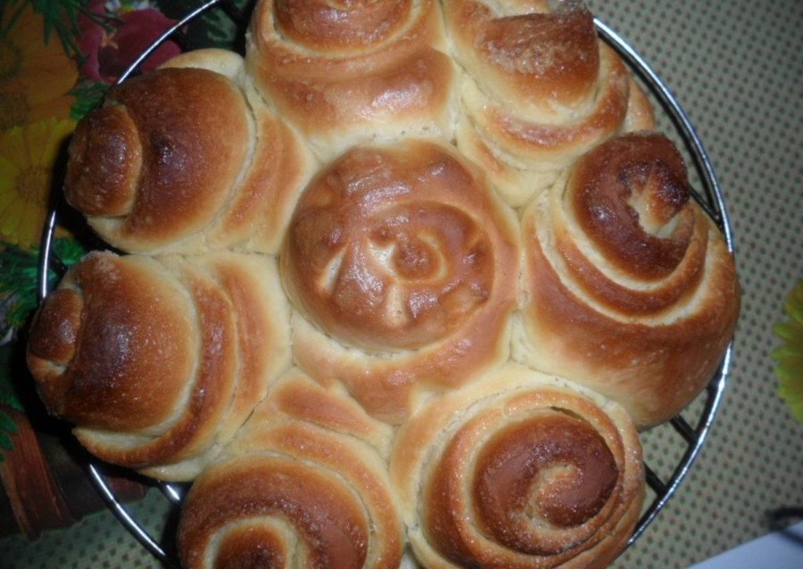 Булочки розочки с сахаром
