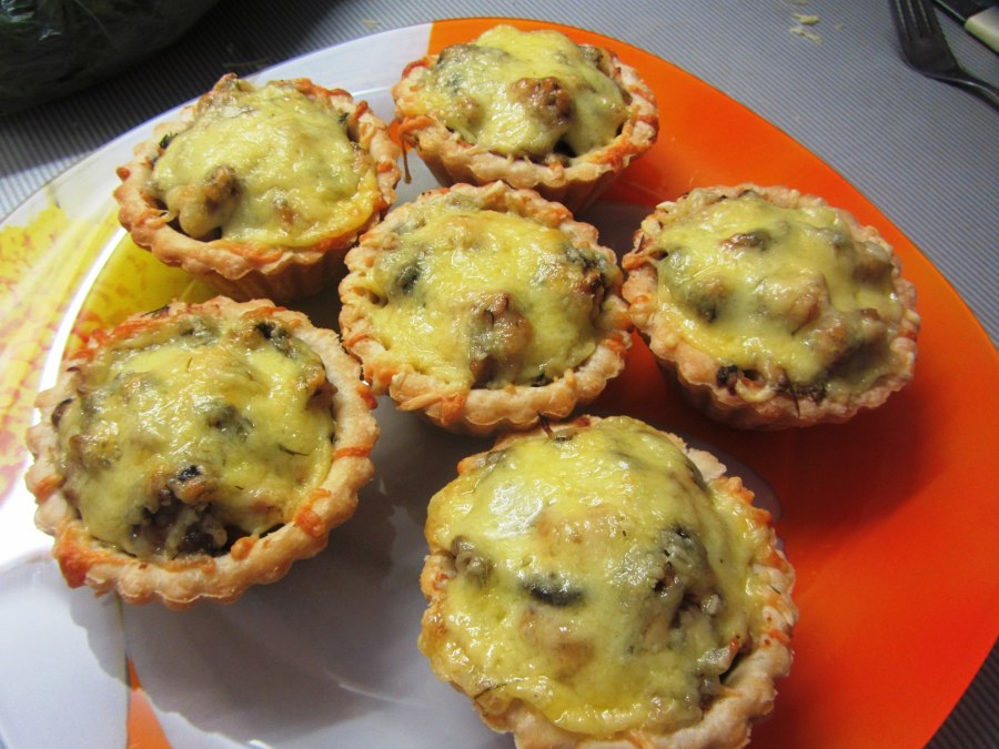 Тарталетки с копченой курицей