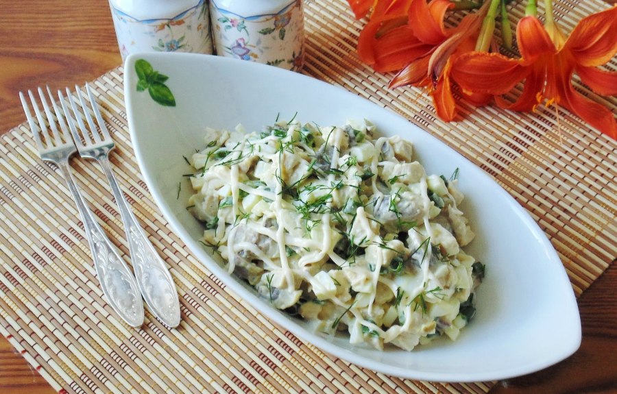 Салат с грибами