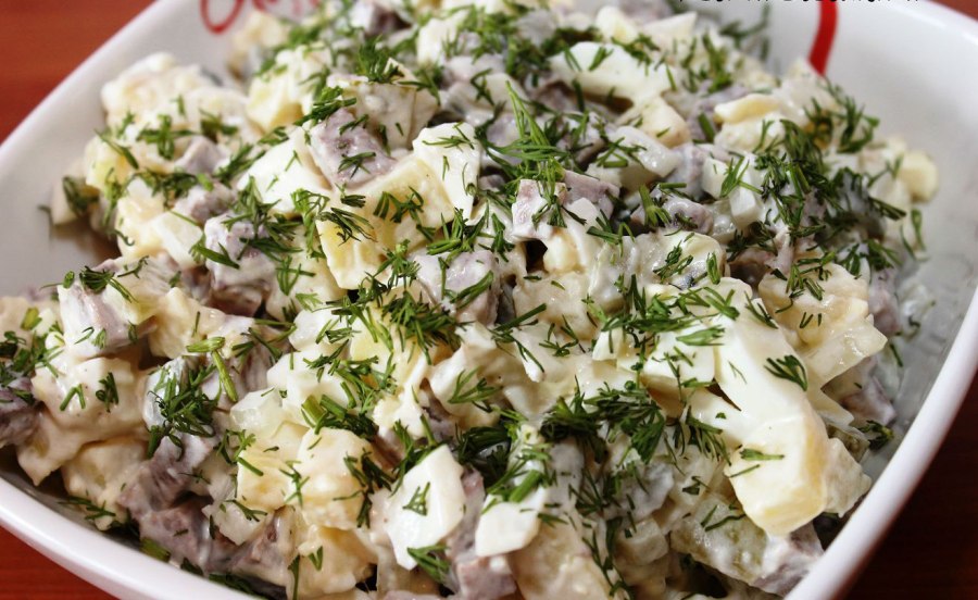 Салат картофельный с солеными огурцами