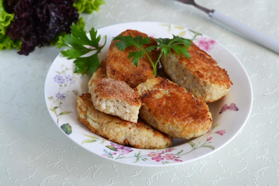 Рыбные котлеты с картошкой