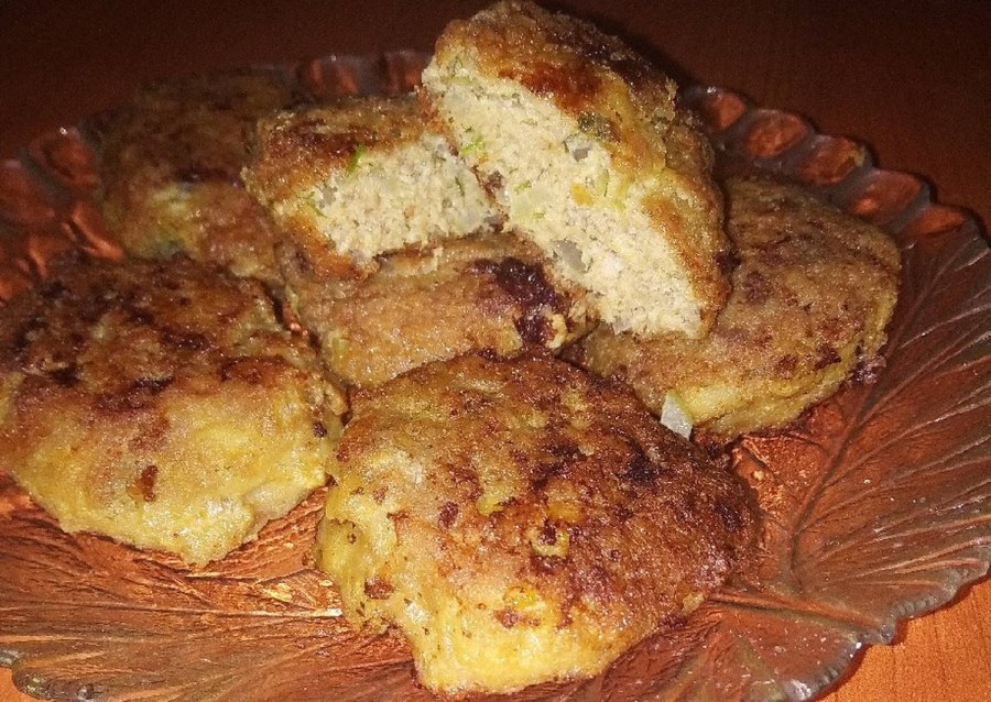 Котлеты из куриного фарша с грибами на сковороде