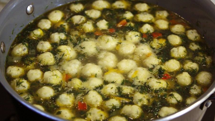 Сырный суп с сырными шариками