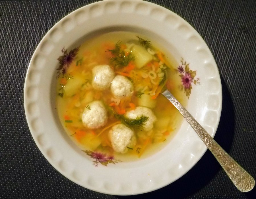 Суп с фрикадельками из куриной грудки