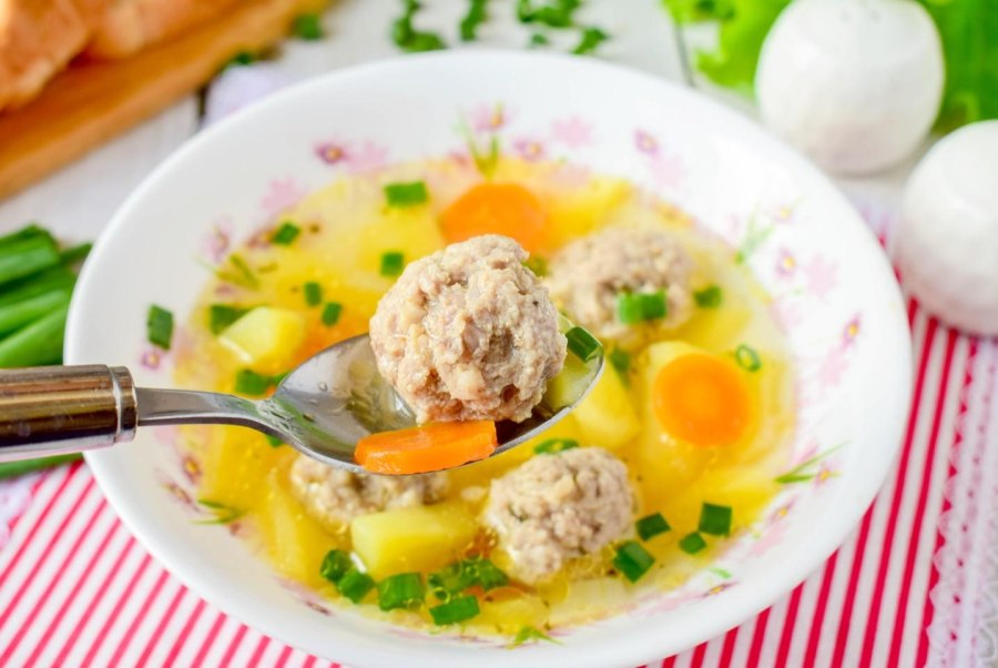 Суп с сырными клецками