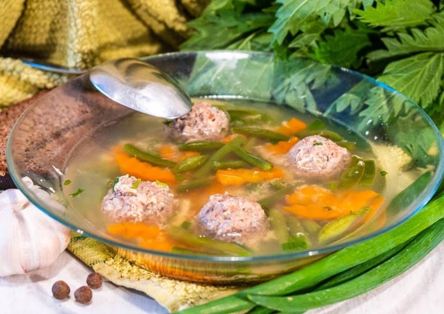 Сырный суп с сырными шариками