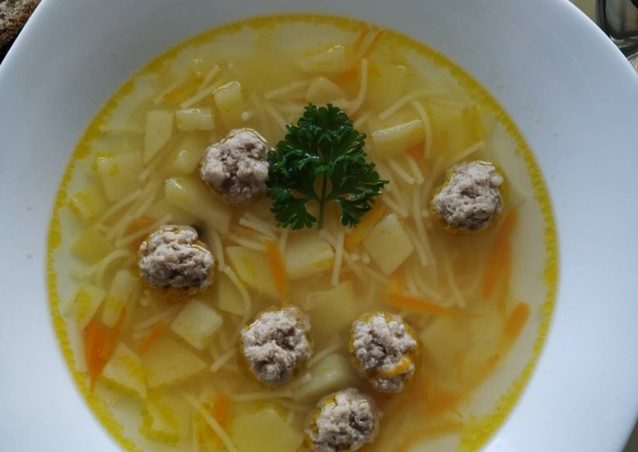 Фрикадельковый суп с рисом