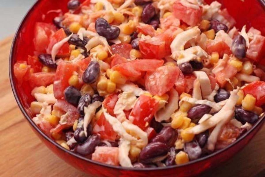 Салат кукуруза фасоль кириешки
