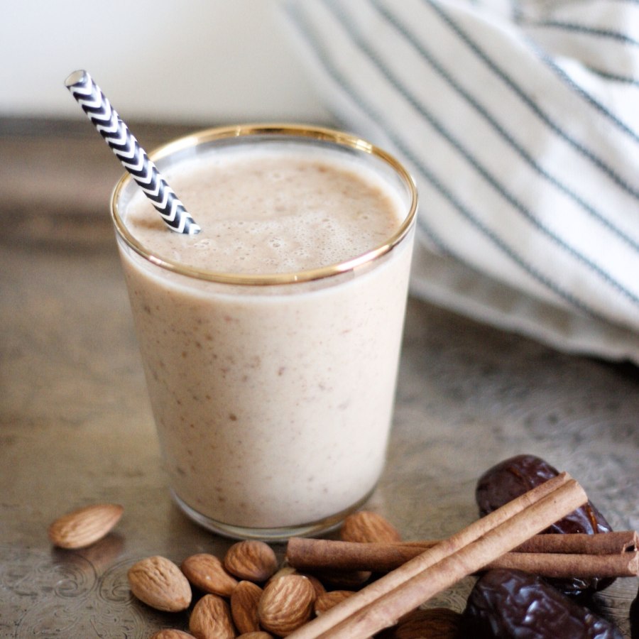Banana Almond Cinnamon Oat Smoothie