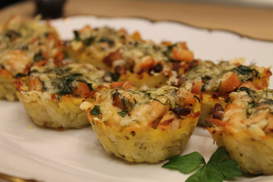 Корзиночки с курицей и грибами