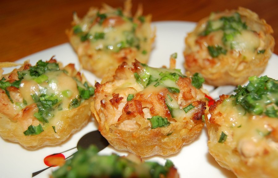 Корзиночки из кабачков с куриной грудкой