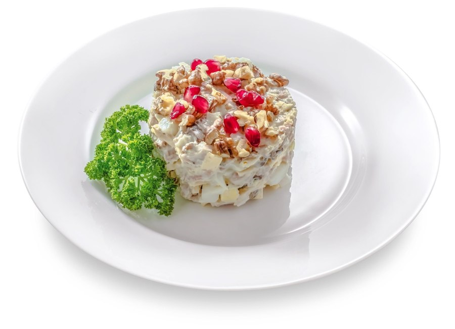 Салат Дамский каприз с ветчиной и грибами
