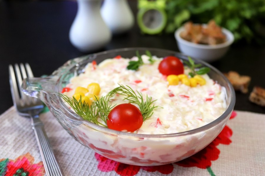 Салаты с ананасом и курицей для праздничного стола