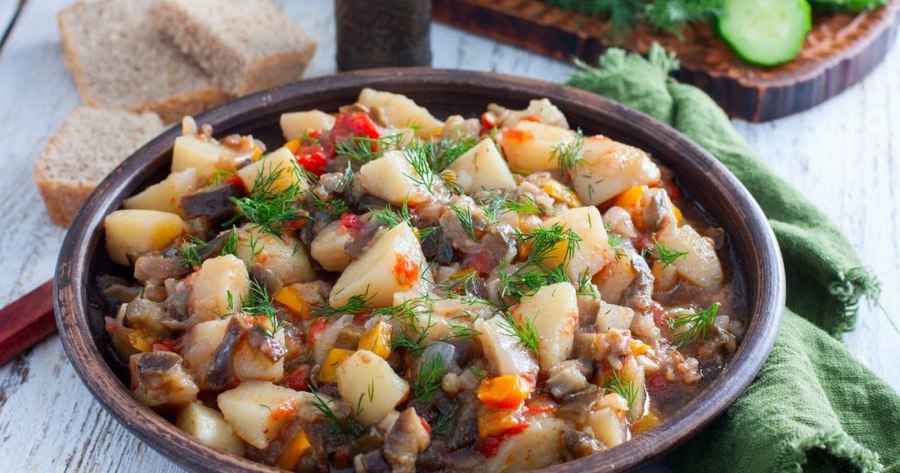 Овощное рагу с кабачками и картошкой
