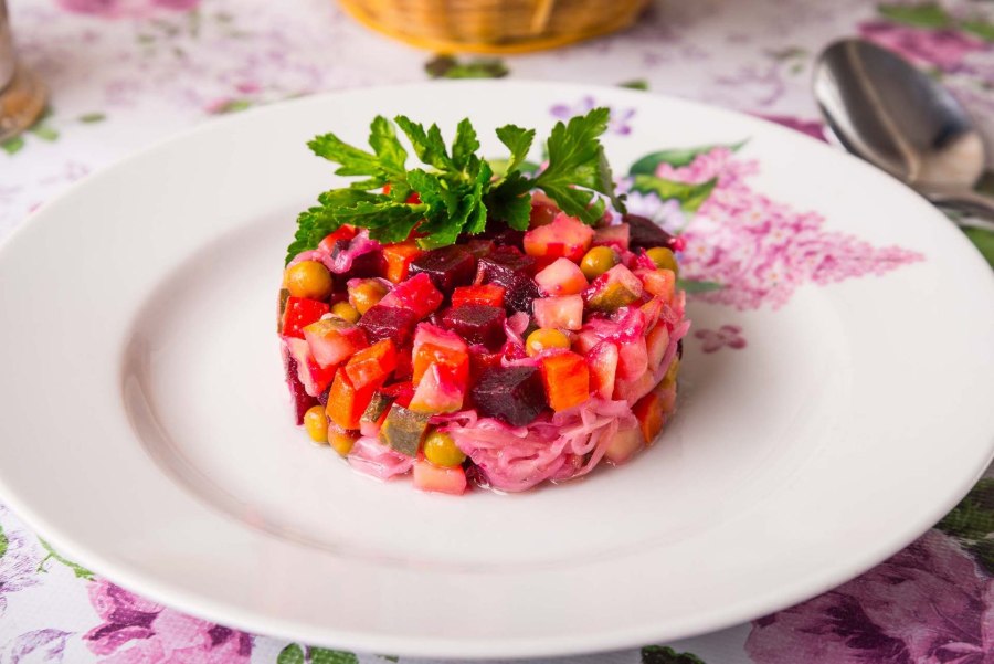 Уже готово винегрет с квашеной капустой, 190 г