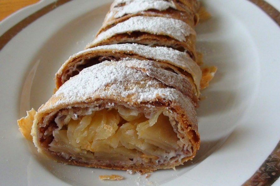 Рулетики с яблочной начинкой