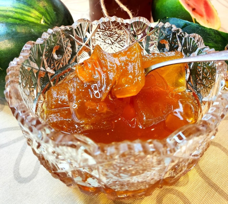 Десерт из арбузных корок