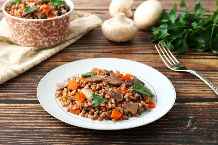 Гречневая каша с шампиньонами