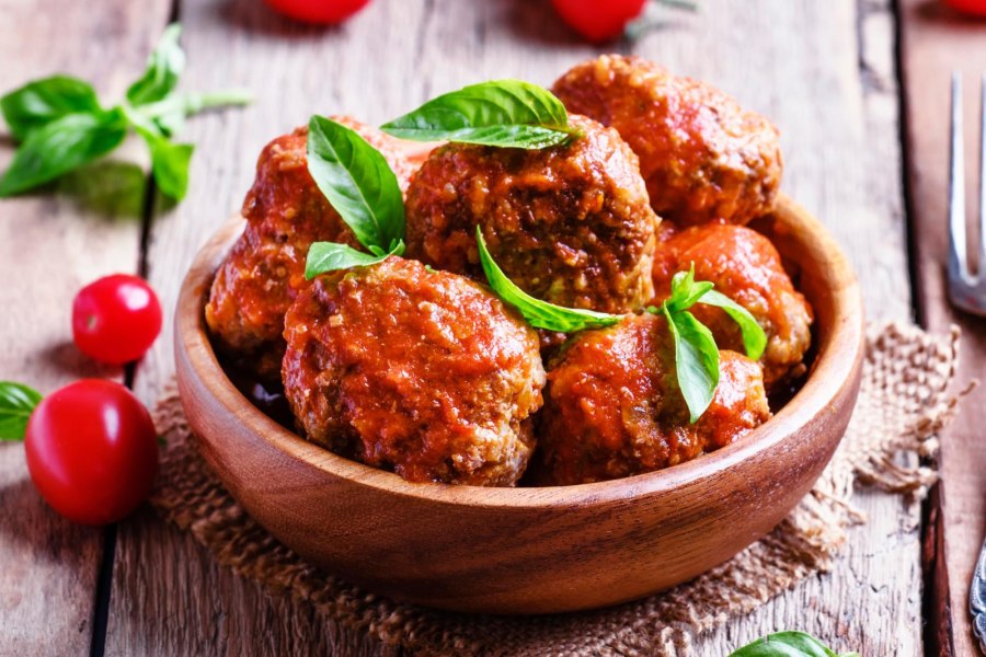 Мясные шарики в томатном соусе