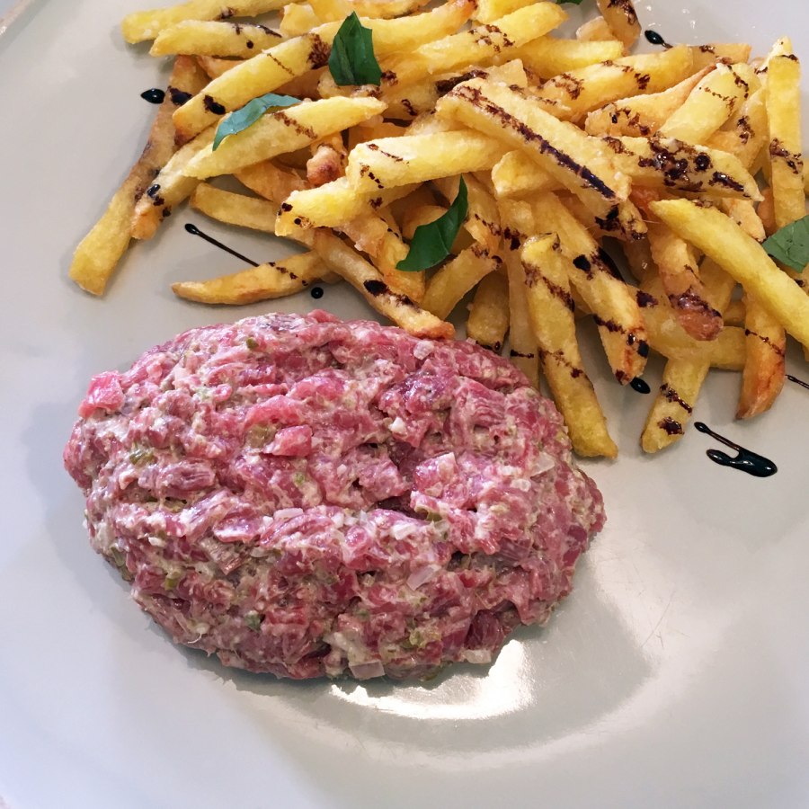 Тартар сырое мясо