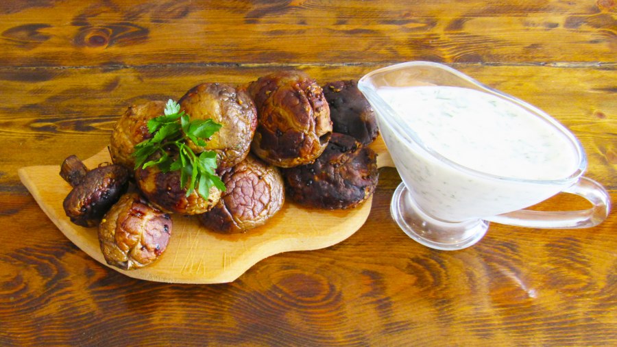 Мясо с салом на мангале