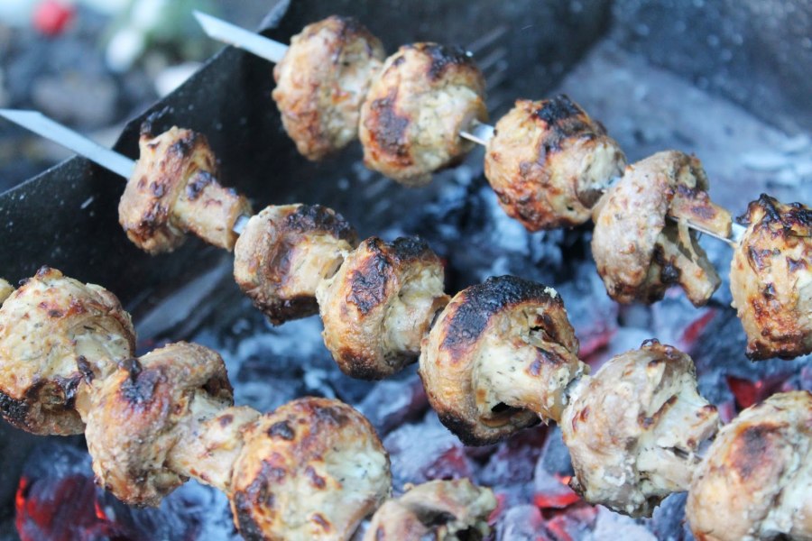 Шашлык с грибами шампиньонами